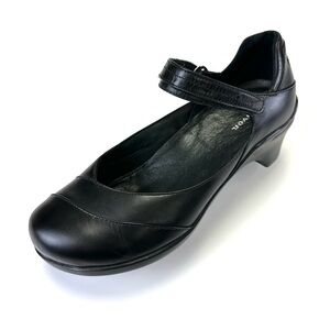 Aravon black Mary Jane shoes Size 9 smooth leather round toe comfort low heel